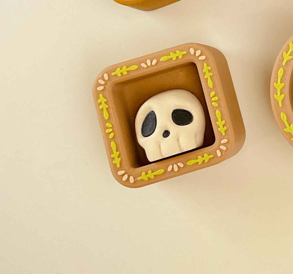 Emerging Skull Clicker (Copy)