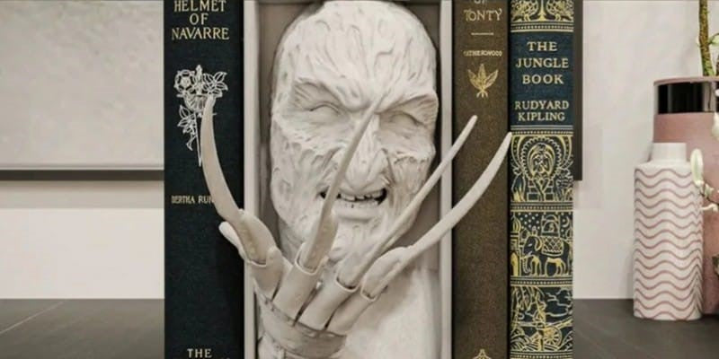 horror booknook2.jpg