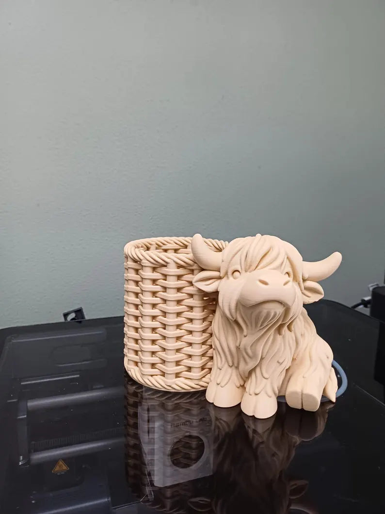 Highland Cow Pen Holder